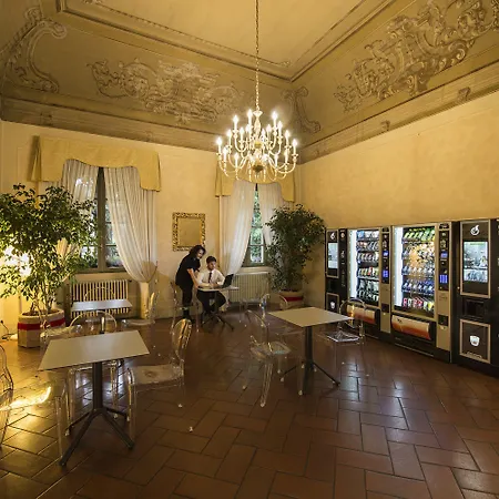 Centro Paolo Vi 3*