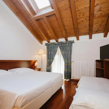 Centro Paolo Vi Hotel