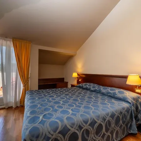 Centro Paolo Vi Hotel