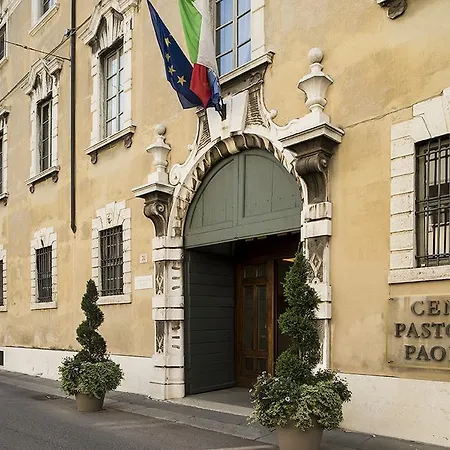 Hotel Centro Paolo Vi 3*