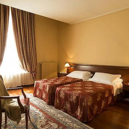 Centro Paolo Vi 3*