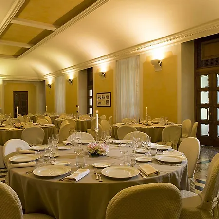 Centro Paolo Vi 3*