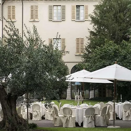 Centro Paolo Vi 3*